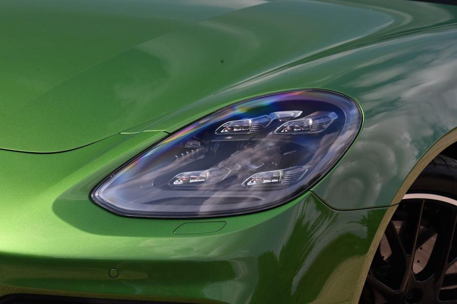 Детали экстерьера Porsche Panamera GTS 2019 года  (UK) (фото 10 из 17)